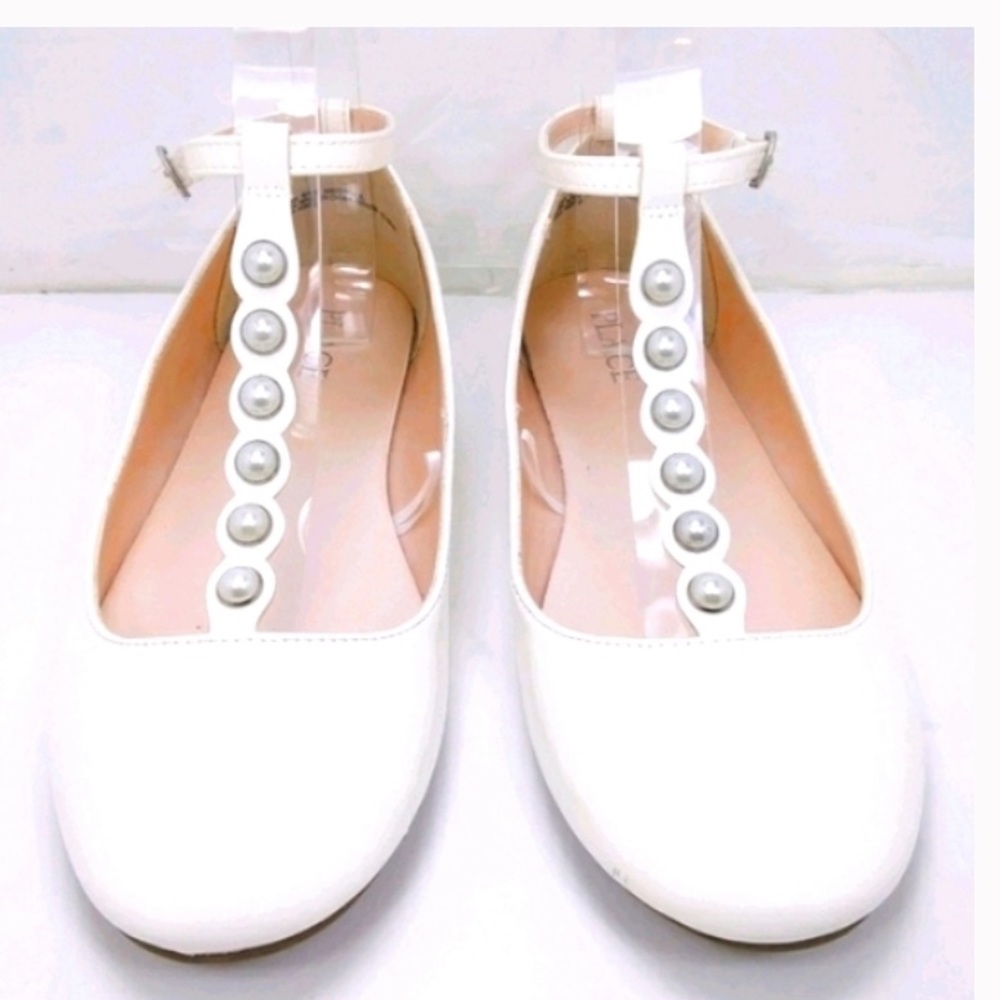 Children’s place ivory patent t straps
